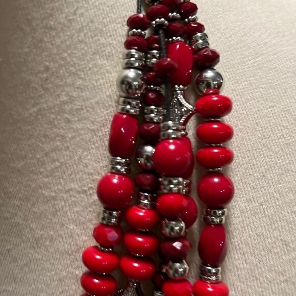 Premier Designs “Red My Mind”  Elegant Red and Silver Beaded Necklace #PDNK2 - Picture 3 of 8